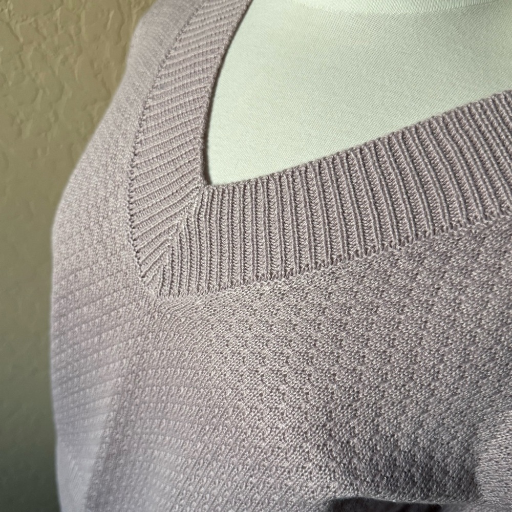 PINK ROSE V-Neck Sweater - Picture 5 of 7